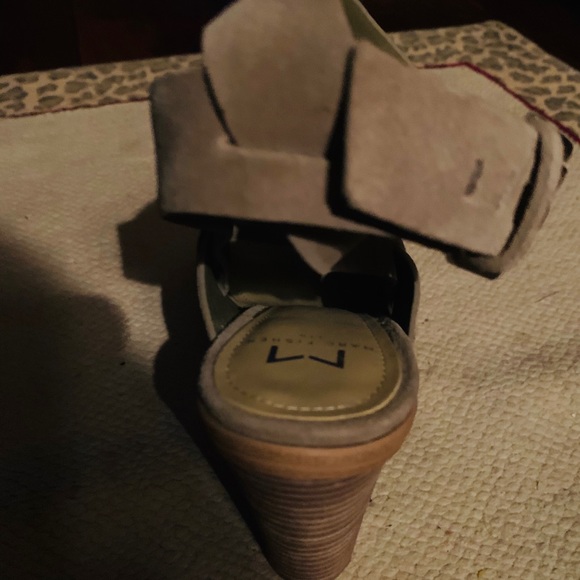 Sandals - Picture 6 of 6